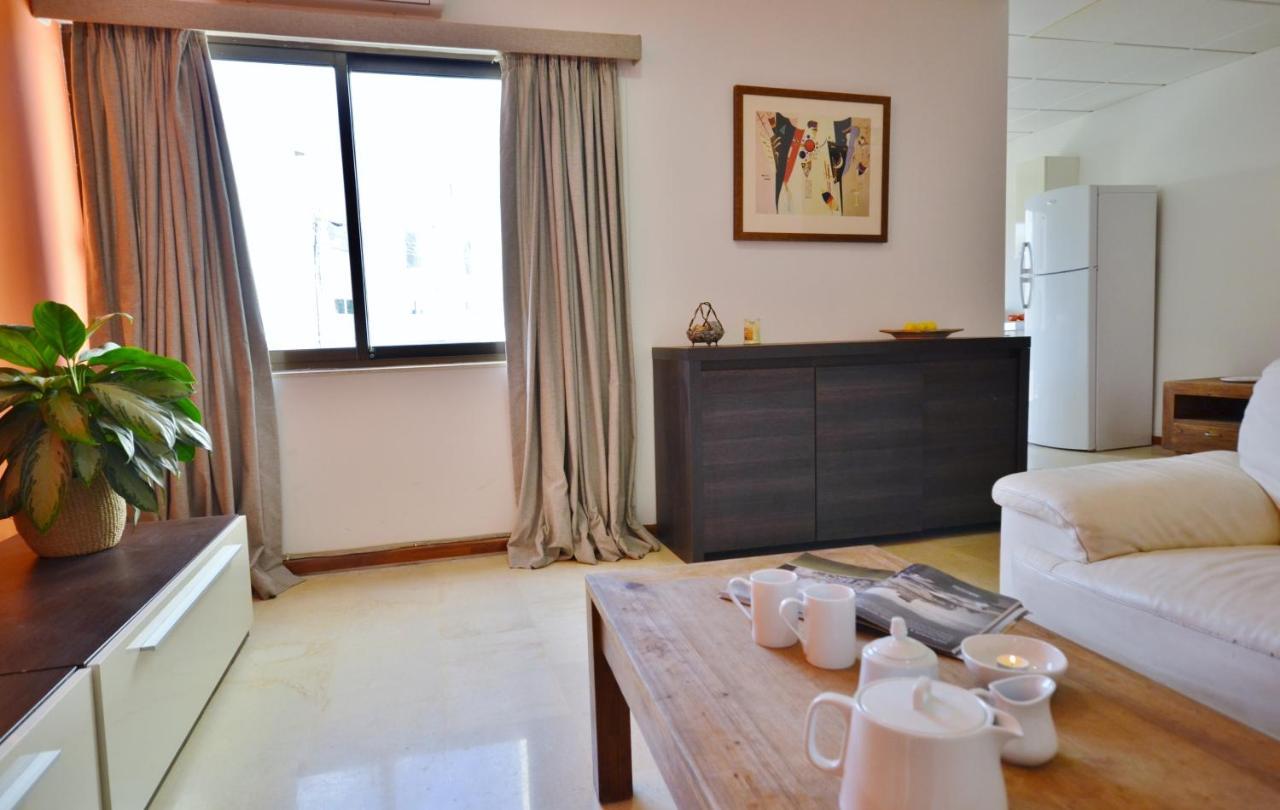 Large St Julians Central 2 Apartment Saint Julian's Екстериор снимка