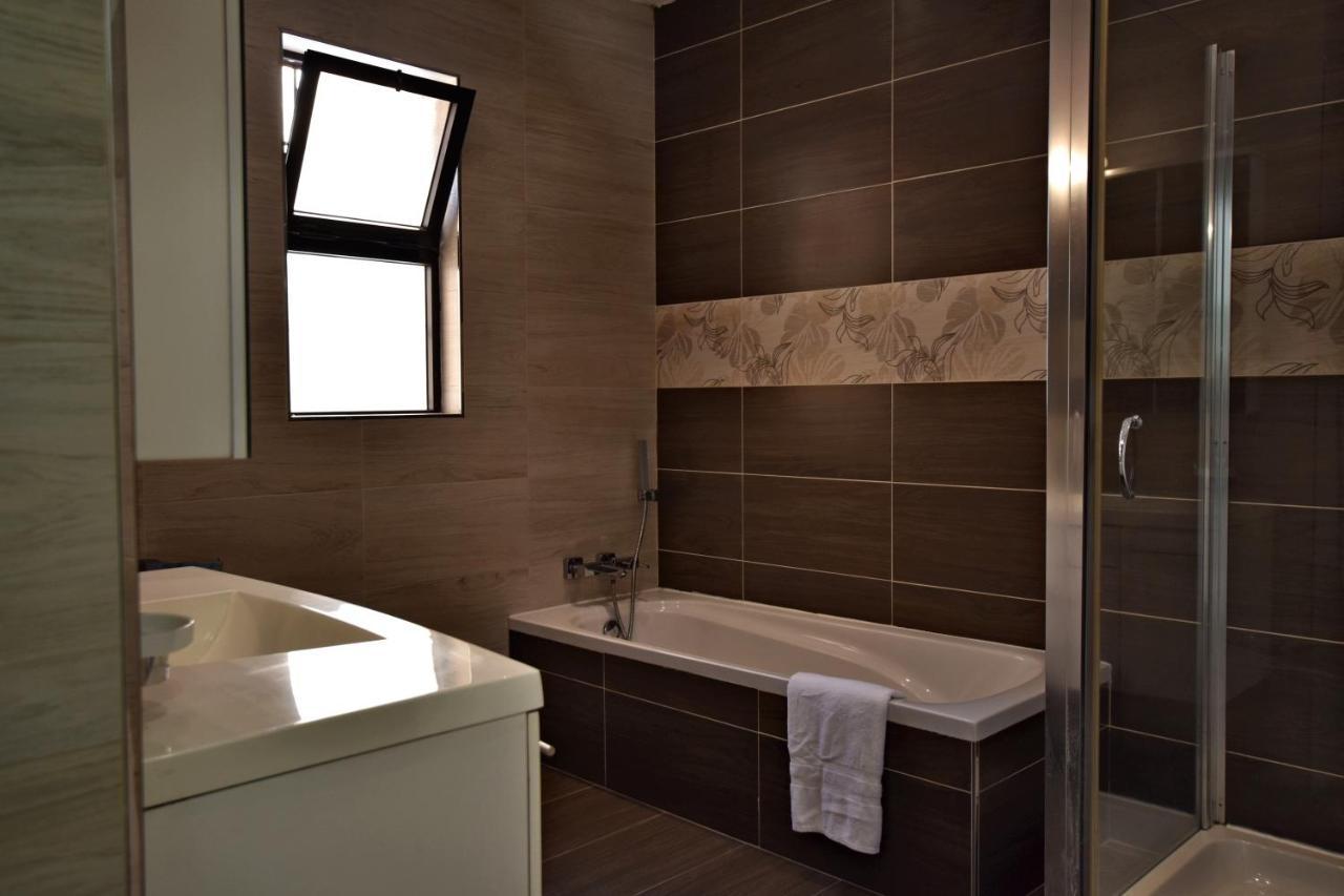 Large St Julians Central 2 Apartment Saint Julian's Екстериор снимка