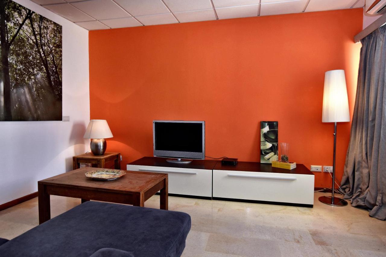Large St Julians Central 2 Apartment Saint Julian's Екстериор снимка