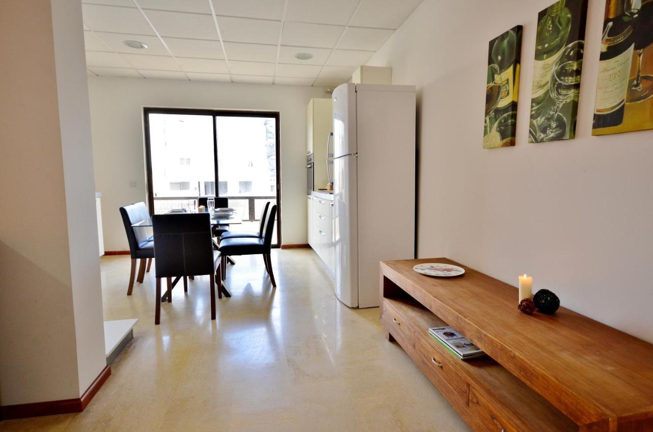 Large St Julians Central 2 Apartment Saint Julian's Екстериор снимка